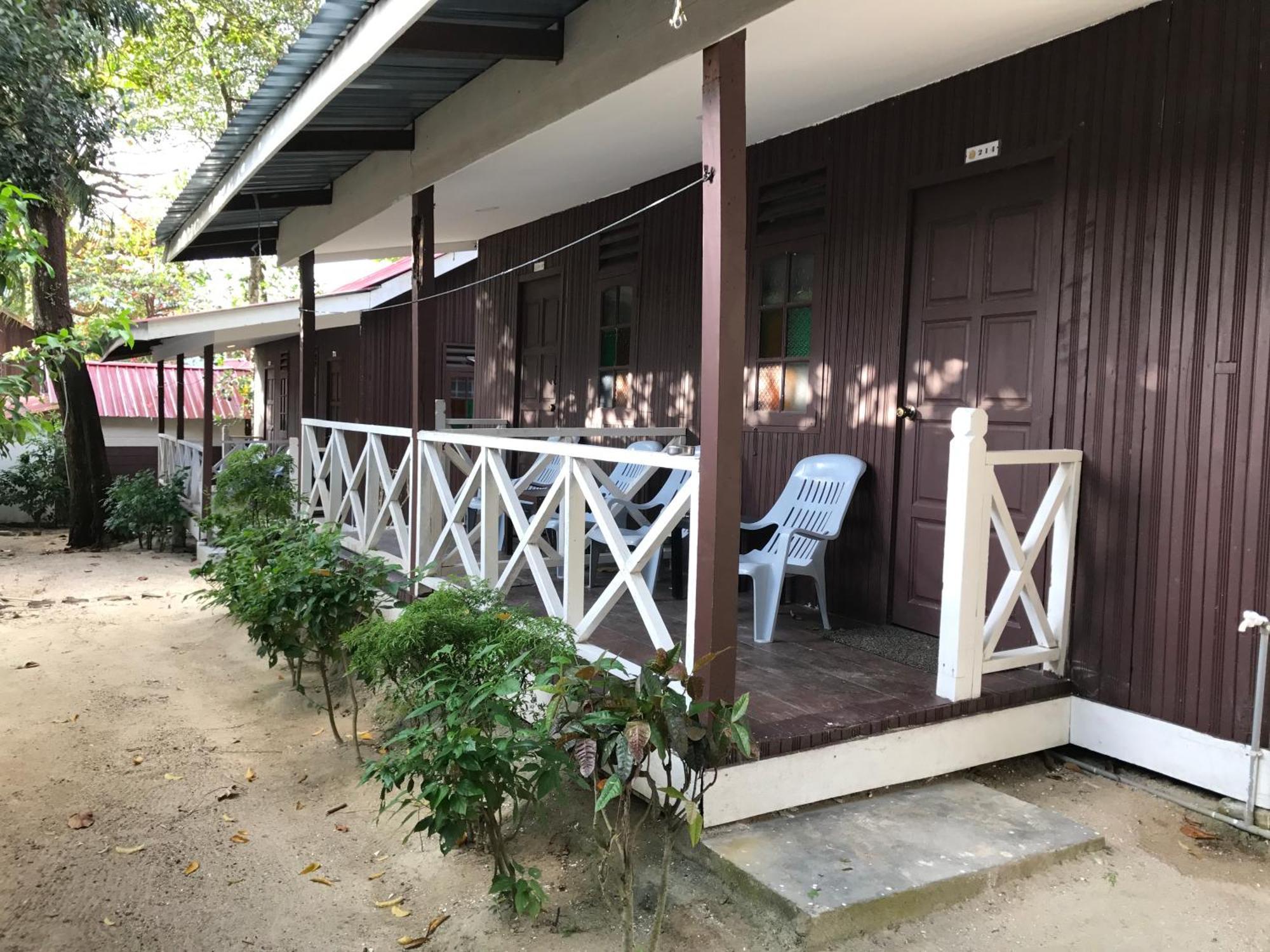 The Barat Perhentian Kampong Pasir Hantu Exterior foto