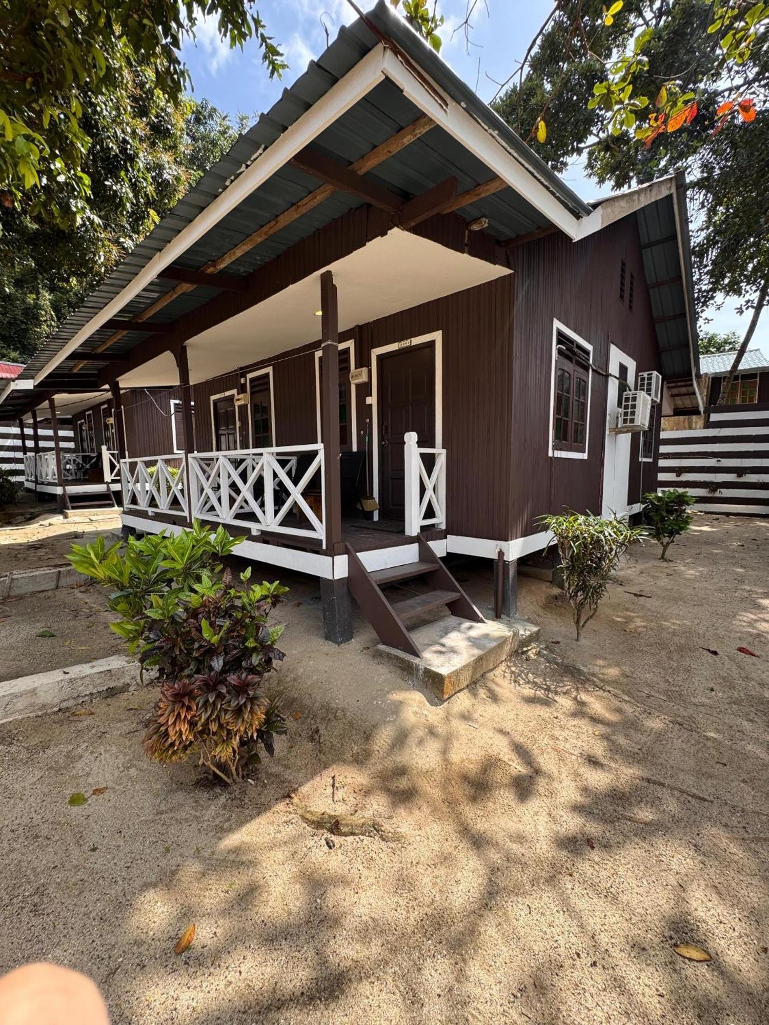 The Barat Perhentian Kampong Pasir Hantu Exterior foto